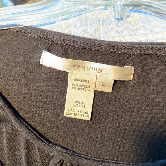 Studio M Fitted Tunic with Geometric/Greek Styling - Picture 4 of 11